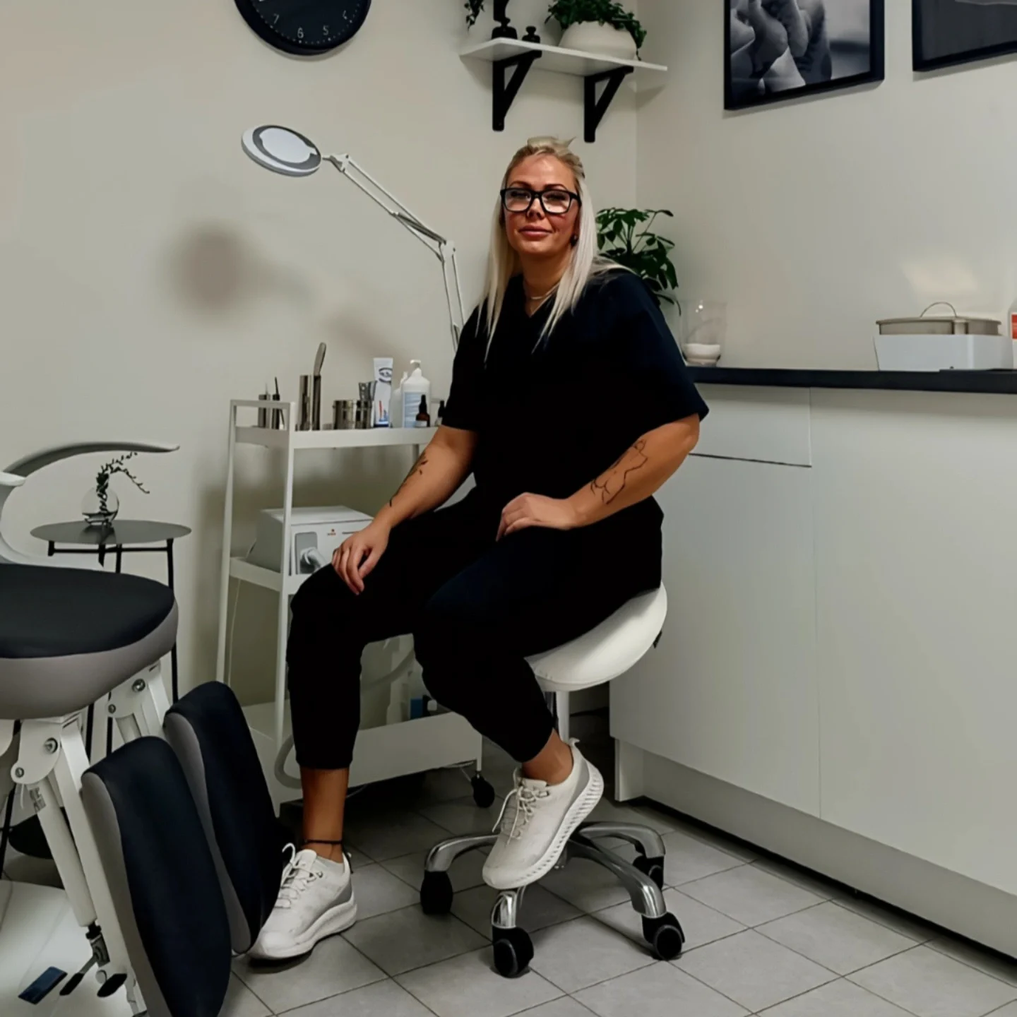 Bild på Marina som driver Lilla Fotkliniken